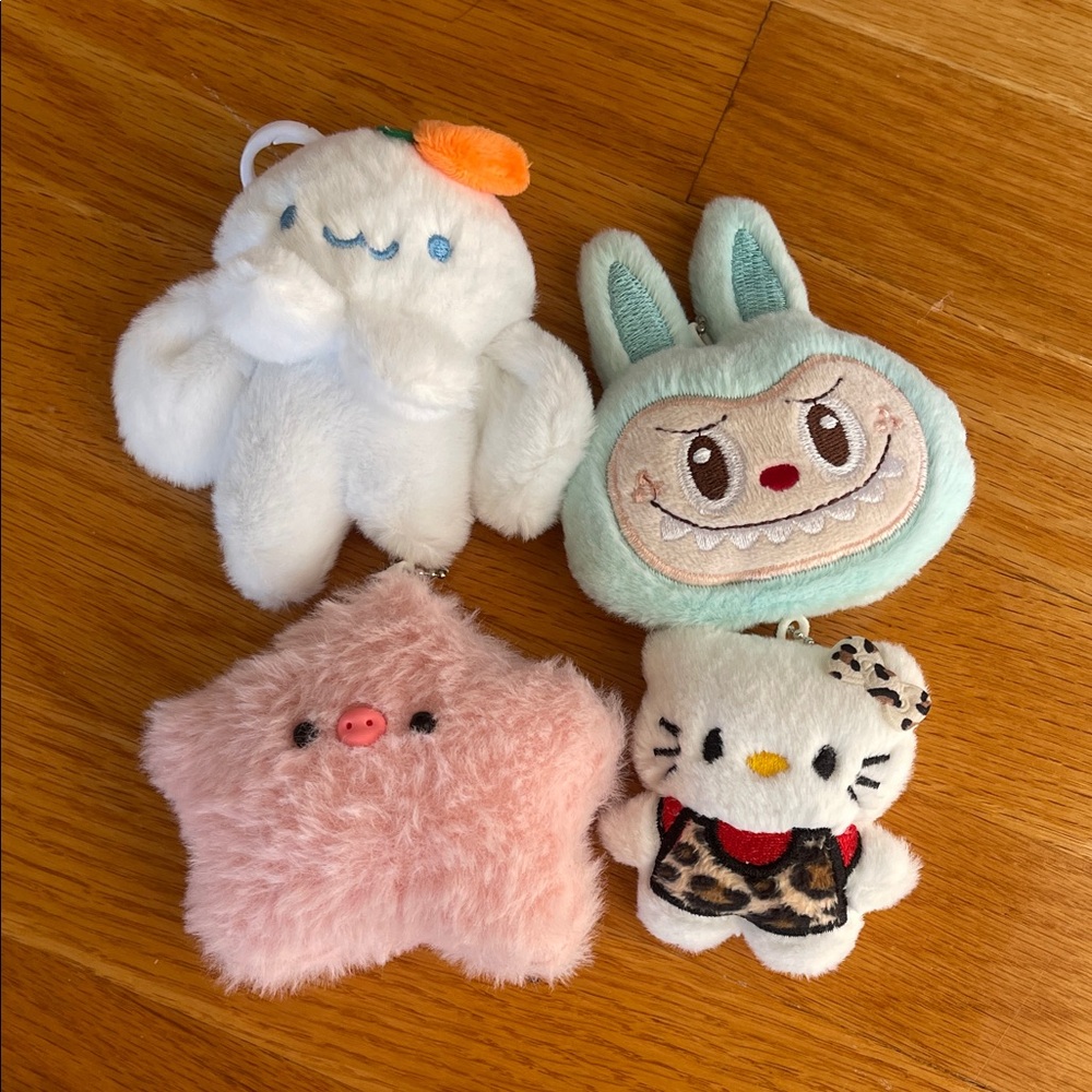 Keychains set